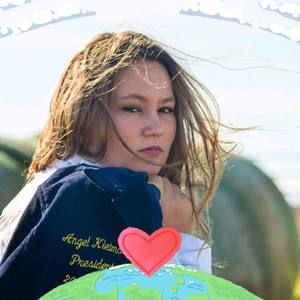 Meet your Posher, Sharon